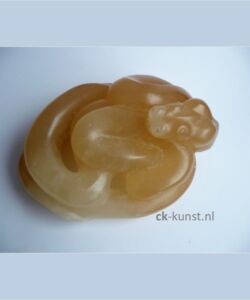 SLANG Beeld slang van champagne albast